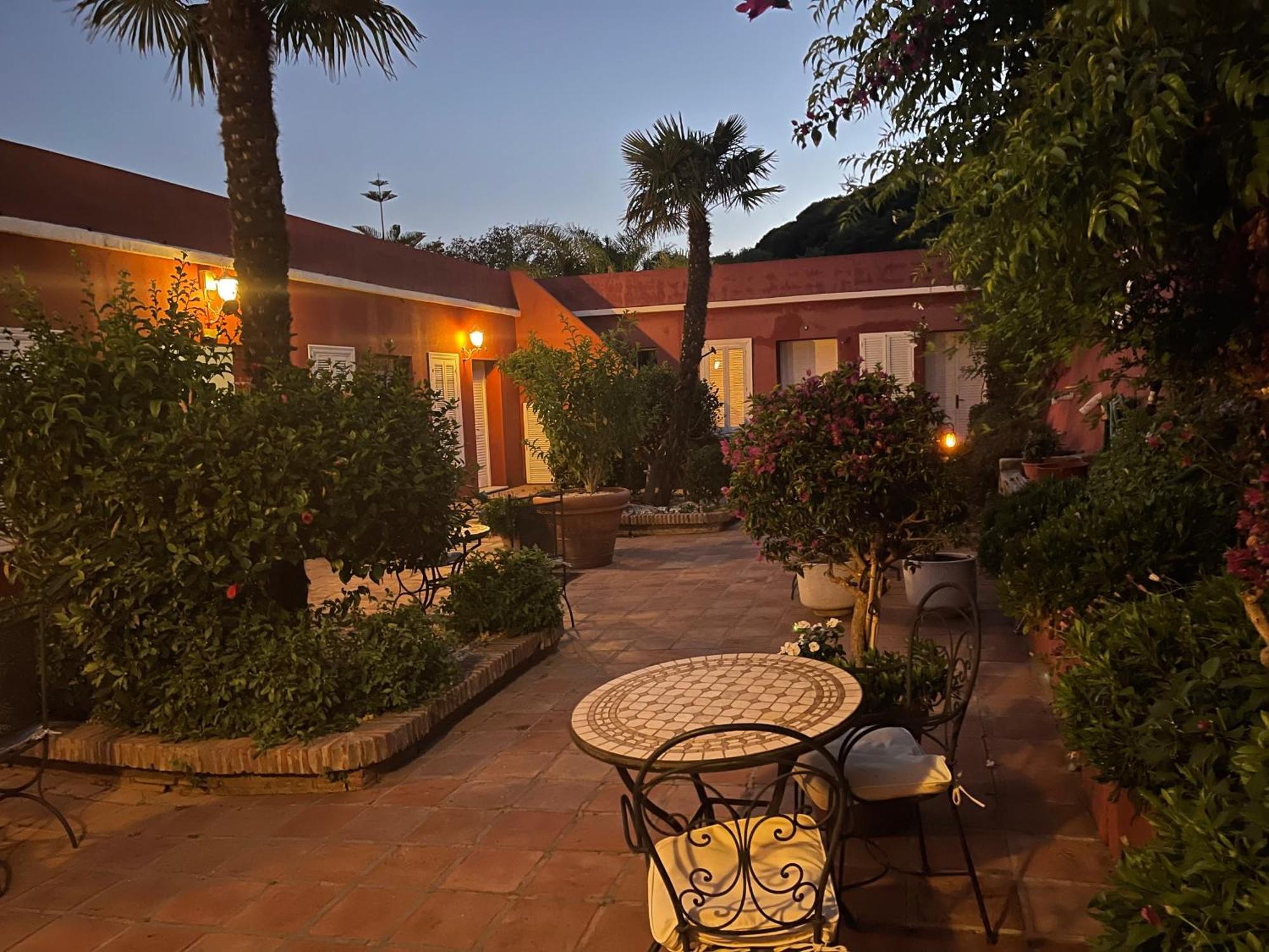 Hotel La Pena Tarifa Bagian luar foto